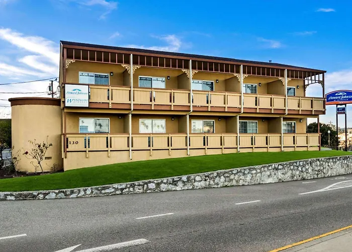 Howard Johnson By Wyndham Santa Cruz