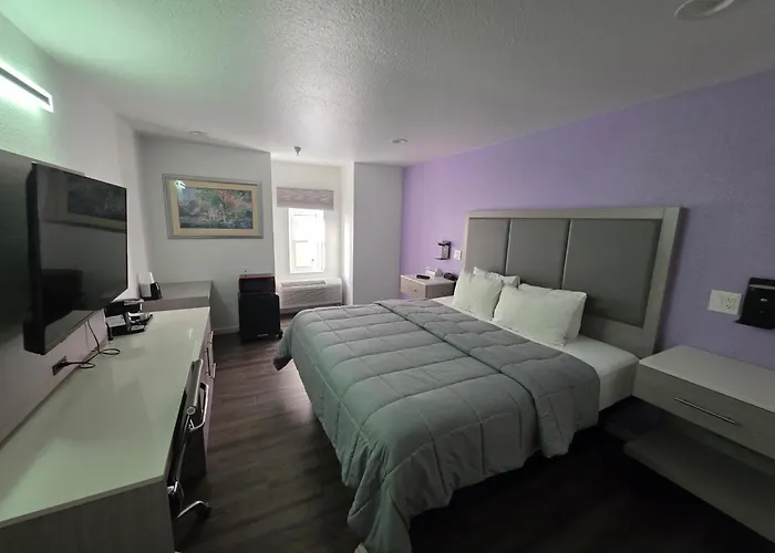 The Aqua Pacific Hotel